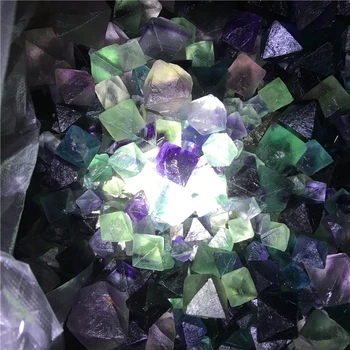 1,5 kg Prírodné Krásne Fluorite Crystal Octahedrons Zmiešané Veľkosť