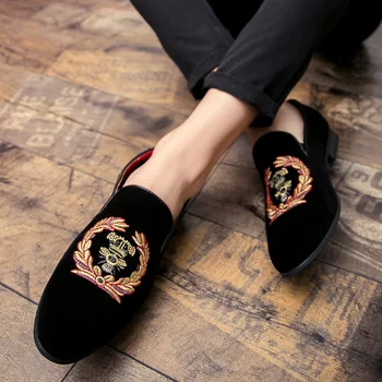 Módne pánske topánky bežné semiš kožené mokasíny mužskej nové calssic black pošmyknúť na obuvi muž veľkosť 38-45 strany topánky pre mužov hot predaj